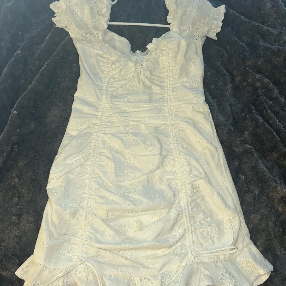 Selfie White Eyelet Dress - Picture 7 of 9